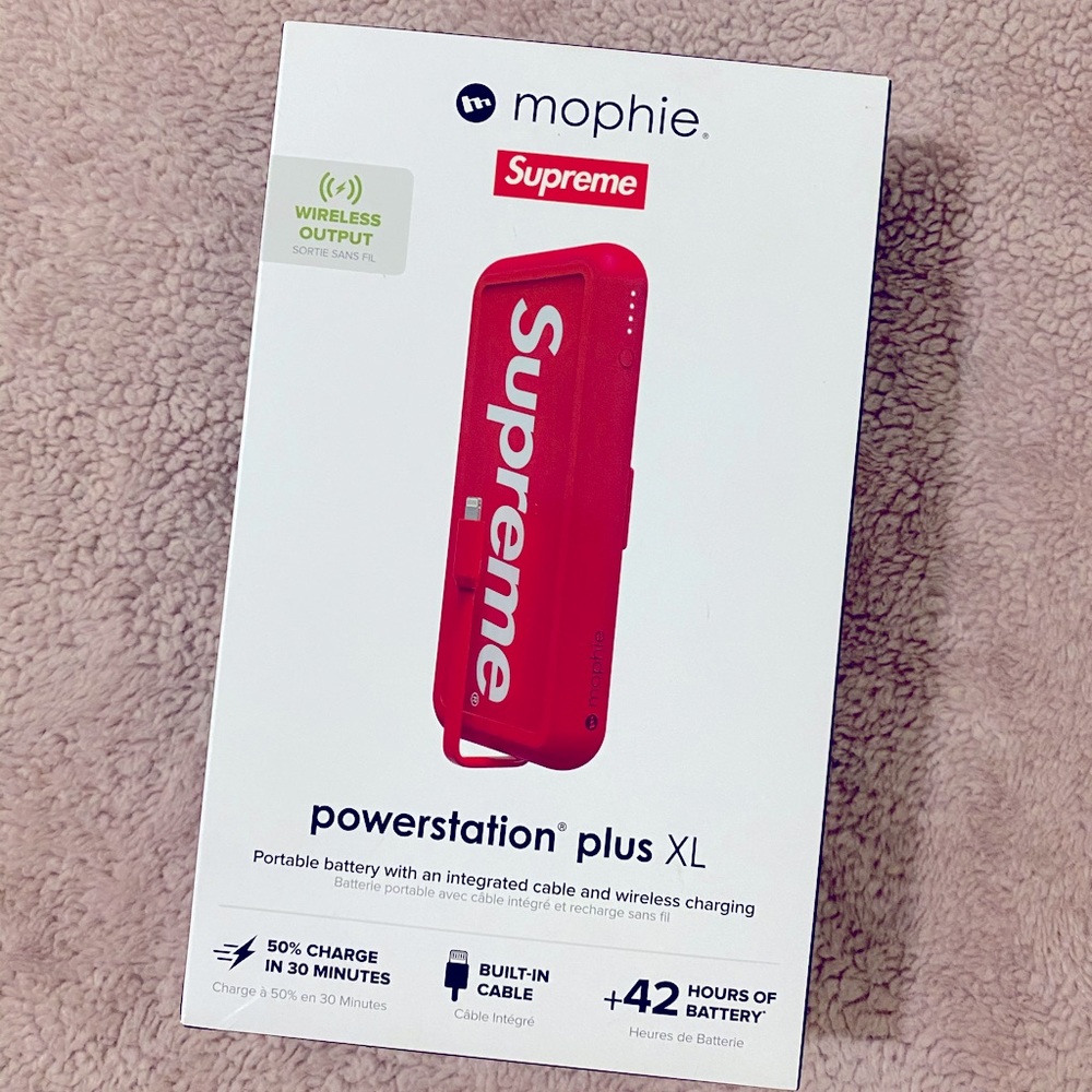NWT Supreme Mophie Plus XL powerstation